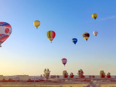 Caja Paseo en globo por Madrid de 1 hora con brunch, cava y diploma de vuelo