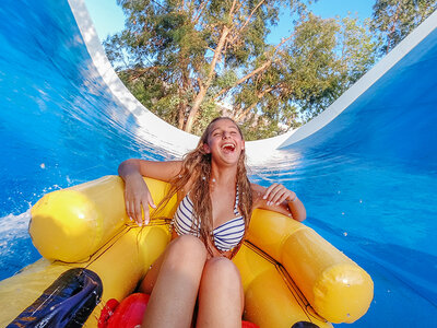 Coffret cadeau Journée en famille à Aquasplash d'Antibes pour 2 adultes et 2 enfants