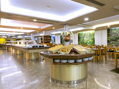 Descubre Benidorm: 2 noches y 2 cenas o comidas en Gran Hotel Bali 4*