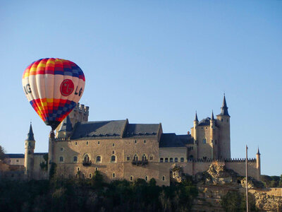 Vuelo en globo en Segovia, brunch y reportaje para 2 personas