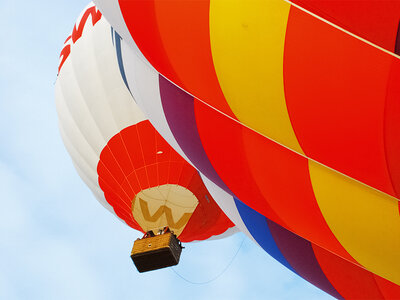 Toledo a vista de pájaro: vuelo en globo de 1 hora con brunch y cava