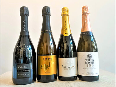 Cofanetto regalo Bollicine di felicità: 4 bottiglie di Spumante Metodo Classico con consegna a domicilio