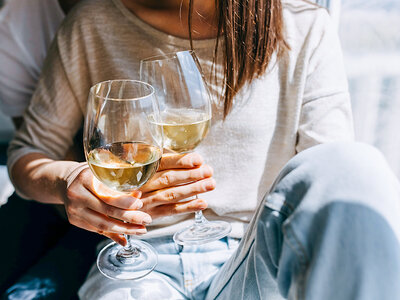 Pregiati bianchi Aroma Wine Bar Enoteca: 3 bottiglie di vino con consegna a domicilio