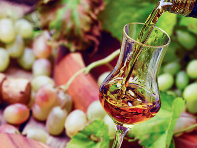 Cofanetto Ammazzacaffè Time: 1 bottiglia di grappa e 2 confezioni di caffè miscela arabica a domicilio