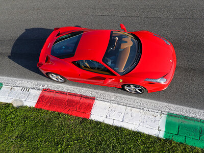 1 tour en Ferrari 458 Italia sur le circuit de Hockenheimring