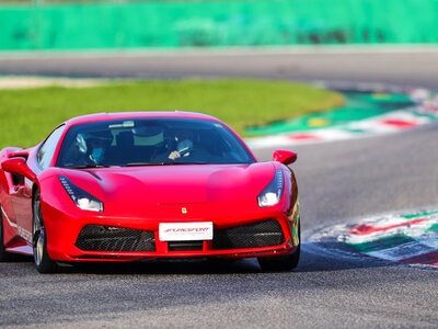 1 tour en Ferrari 488 GTB sur le circuit d'Hockenheim