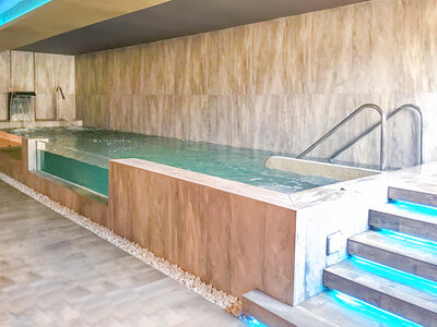 Caja regalo 1 acceso a circuito de agua y masaje relajante para 2 en Spa Tarifa