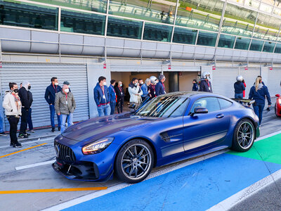 Box Sportliches Fahren auf dem Red Bull Ring: 1 Runde am Steuer eines Mercedes-AMG GT R PRO