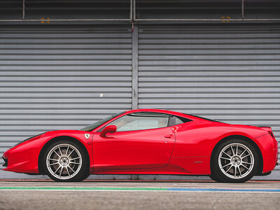 1 Runde in einem Ferrari 458 Italia auf dem Red Bull Ring