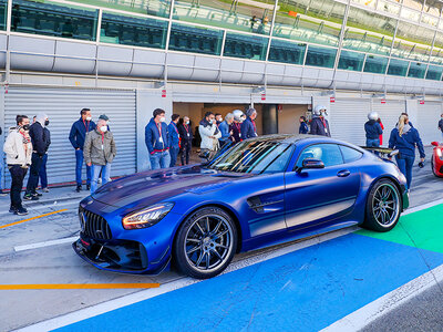 Geschenkbox 2 Runden in einem Mercedes-AMG GTR PRO auf dem Red Bull Ring in Spielberg