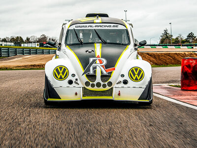 Coffret 11 tours en tant que pilote et co-pilote à bord d’une VW Fun Cup biplace sur le circuit de Mettet