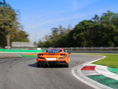 Box Im Ferrari F8 Tributo : 2 Runden auf dem Red Bull Ring in Österreich