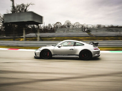 1 Runde am Steuer eines Porsche 911 GT3 am legendären Hockenheimring