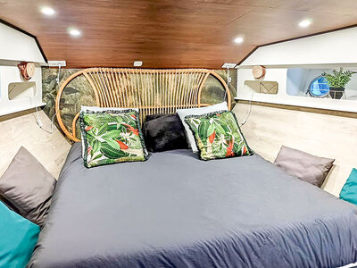 Séjour insolite de 2 jours en maison flottante avec bain bouillonnant près de Paris