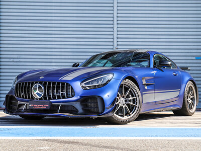 Cofanetto regalo Guida Mercedes-AMG GT R PRO: 2 giri su pista presso l'Autodromo del Mugello