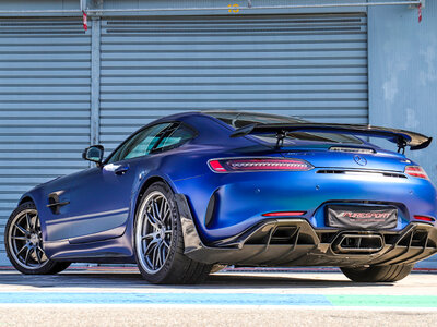 Guida Mercedes-AMG GT R PRO: 2 giri su pista presso l'Autodromo del Mugello