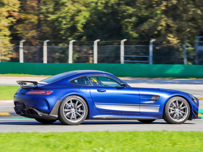 Emozioni a tutto gas: 1 giro alla guida di una Mercedes-AMG GT R PRO all'Autodromo di Monza