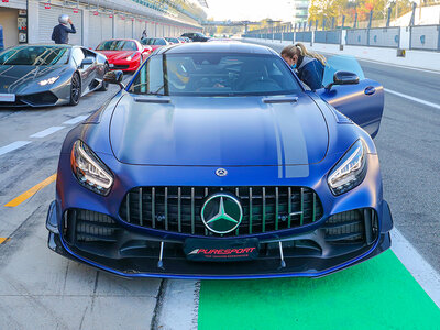 Cofanetto Emozioni a tutto gas: 1 giro alla guida di una Mercedes-AMG GT R PRO all'Autodromo di Monza