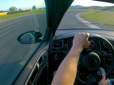 Cofanetto regalo 1 adrenalinico giro in Mercedes-AMG GT R PRO sul Circuito di Cremona