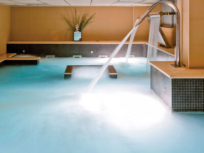 Caja Relax y bienestar: circuito termal semiprivado en Kumaras Spa