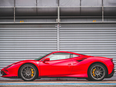 Geschenkbox Adrenalin pur am Steuer eines Ferrari 488 GTB auf dem Red Bull Ring in Österreich