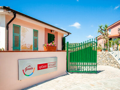 Cofanetto regalo Splendida Liguria: 2 notti con accesso Spa ed escursione nel Parco costiero della Riviera dei Fiori