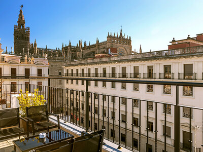 Escapada a Sevilla: 1 noche en apartamento deluxe en Welldone Cathedral Suites