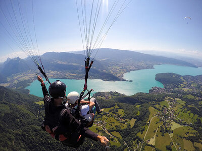 Coffret cadeau Vol sensation en parapente de 15 min à Annecy