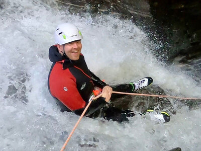 Cours de canyoning de 4h pour 2 débutants dans le canton du Tessin