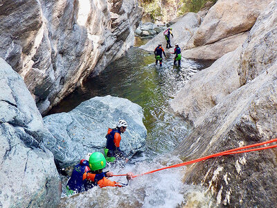 Cofanetto regalo 1 percorso Canyoning Test Yourself con macchina fotografica subacquea