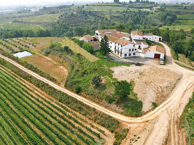 Caja Enoturismo para 2: descubre una bodega de España con una visita guiada