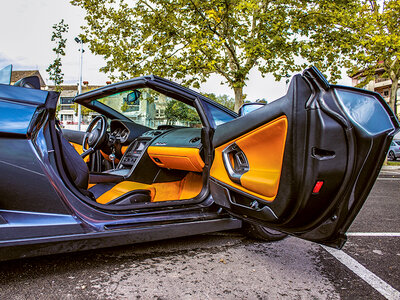 9 km en carretera al volante de un Lamborghini Gallardo