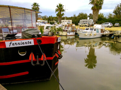 Coffret cadeau 2 jours insolites sur le canal du Rhône à bord d'une péniche avec verre de bienvenue