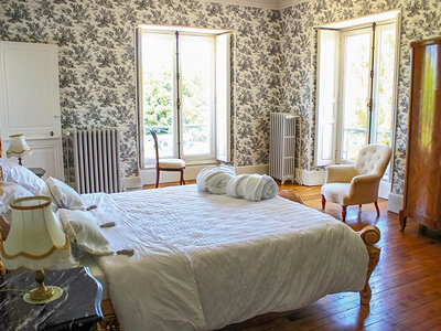 Escapade de 2 jours dans un château avec dîner, champagne et visite, près de Bourges