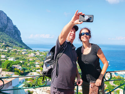 Cofanetto Affascinante tour guidato a piedi dell'isola di Capri con pranzo leggero per 2 persone