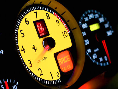 Conducción desafiante: 1 ruta por carretera en un Ferrari (14 km)