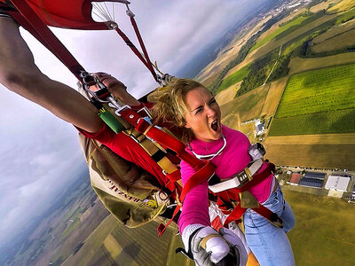 Saut en parachute à 3000 mètres d’altitude entre Auxerre et Troyes