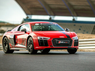 Doos 1 ronde racen in een Audi R8 tijdens een circuitdag in Zandvoort