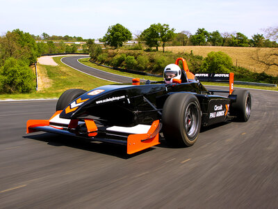 Cadeaubon 7 rondes racen in een Formule 3-wagen op het Circuit Paul Ricard