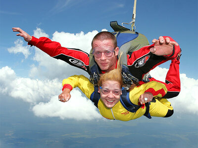 Doos Tandemsprong bij Skydive Spa in de Belgische Ardennen