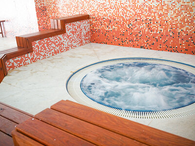 Relax en Spa La Hacienda, Salou: circuito de agua, masaje craneal y cava