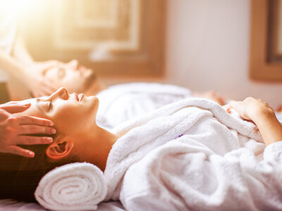 Caja regalo Relax en Spa La Hacienda, Salou: circuito de agua, masaje craneal y cava