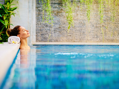 Caja regalo Circuito de agua en Baños Árabes Palacio de Comares para 2 personas