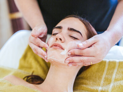 Caja regalo Relajación en Spa Playa Granada: circuito, masaje craneal y cava para 2