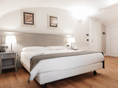 Cofanetto regalo 1 notte in Junior Suite in residenza d'epoca 4* a Genova con cena e attività di avvistamento cetacei