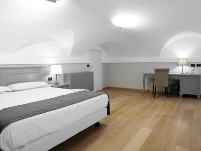 Cofanetto regalo 1 notte in Junior Suite in residenza d'epoca 4* a Genova con cena e tour in risciò del centro storico