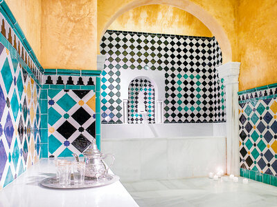 Caja Baños Árabes Palacio de Comares: circuito de agua y masaje para 2 personas