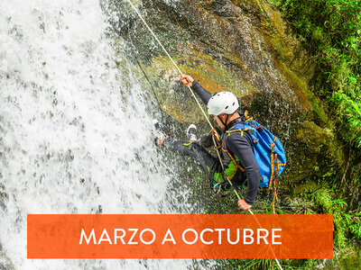 Caja regalo ¡A la aventura!: un descenso de barrancos de 4 horas para 2 personas