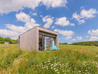 Coffret Séjour nature dans une cabane en bois avec 1h d'accès au sauna dans les montagnes du Sancy