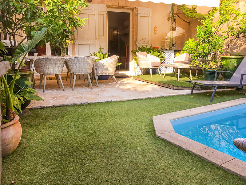 Séjour en famille près de Béziers dans une maison d'hôtes avec piscine